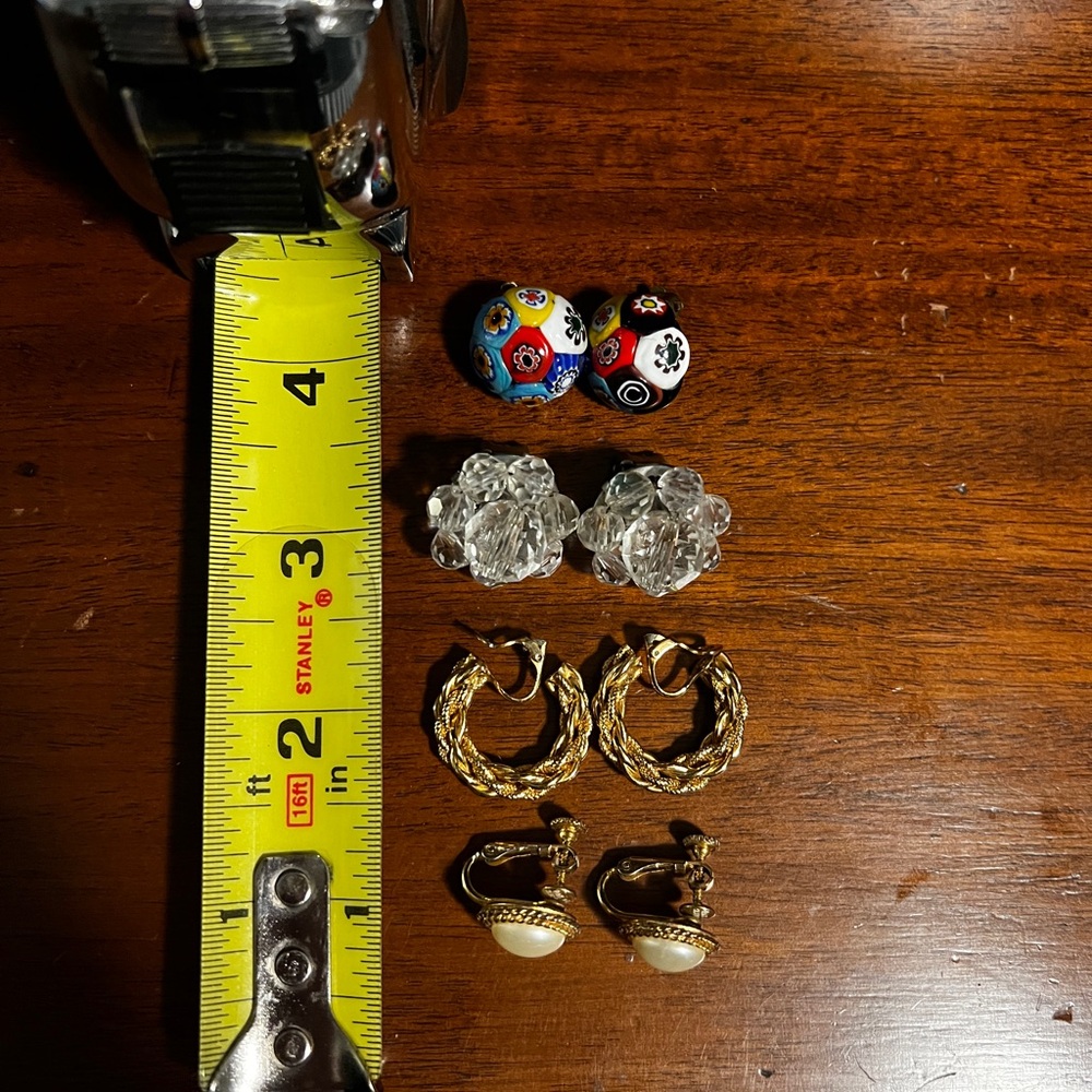 Vintage Clip On Earrings - Picture 3 of 4